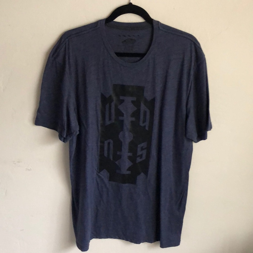 Men’s vans blue tee.